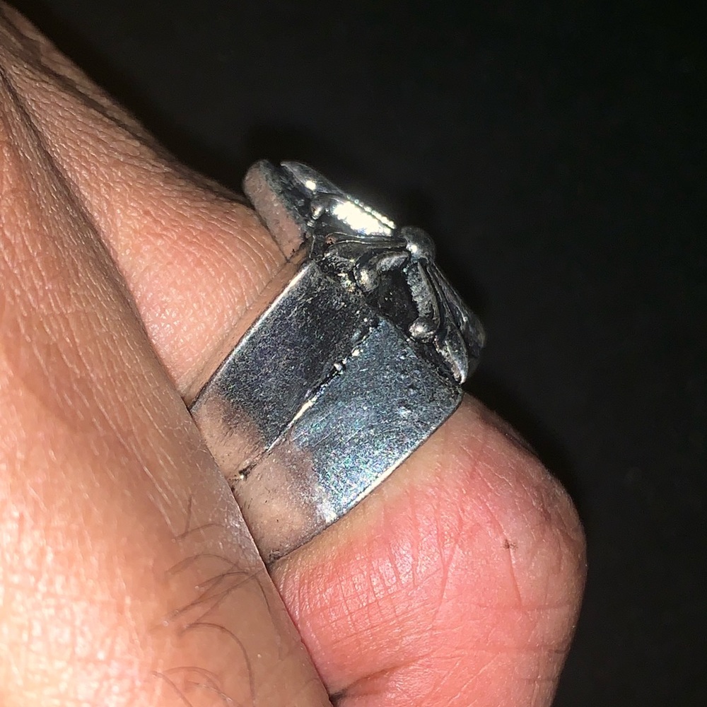 Ring - Picture 2 of 8